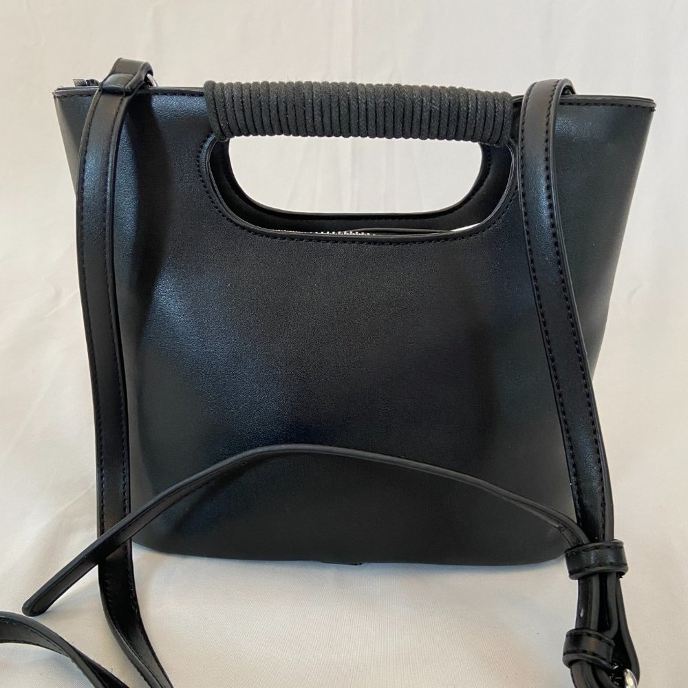 MMS BLACK CROSSBODY/HANDBAG